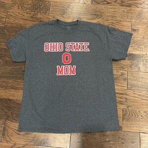 Ohio State Mom tshirt XL